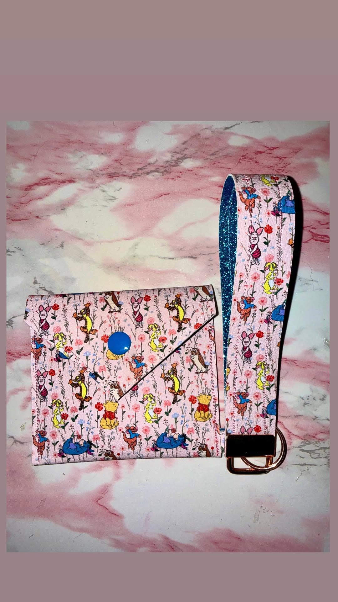 Small wallet with keychain